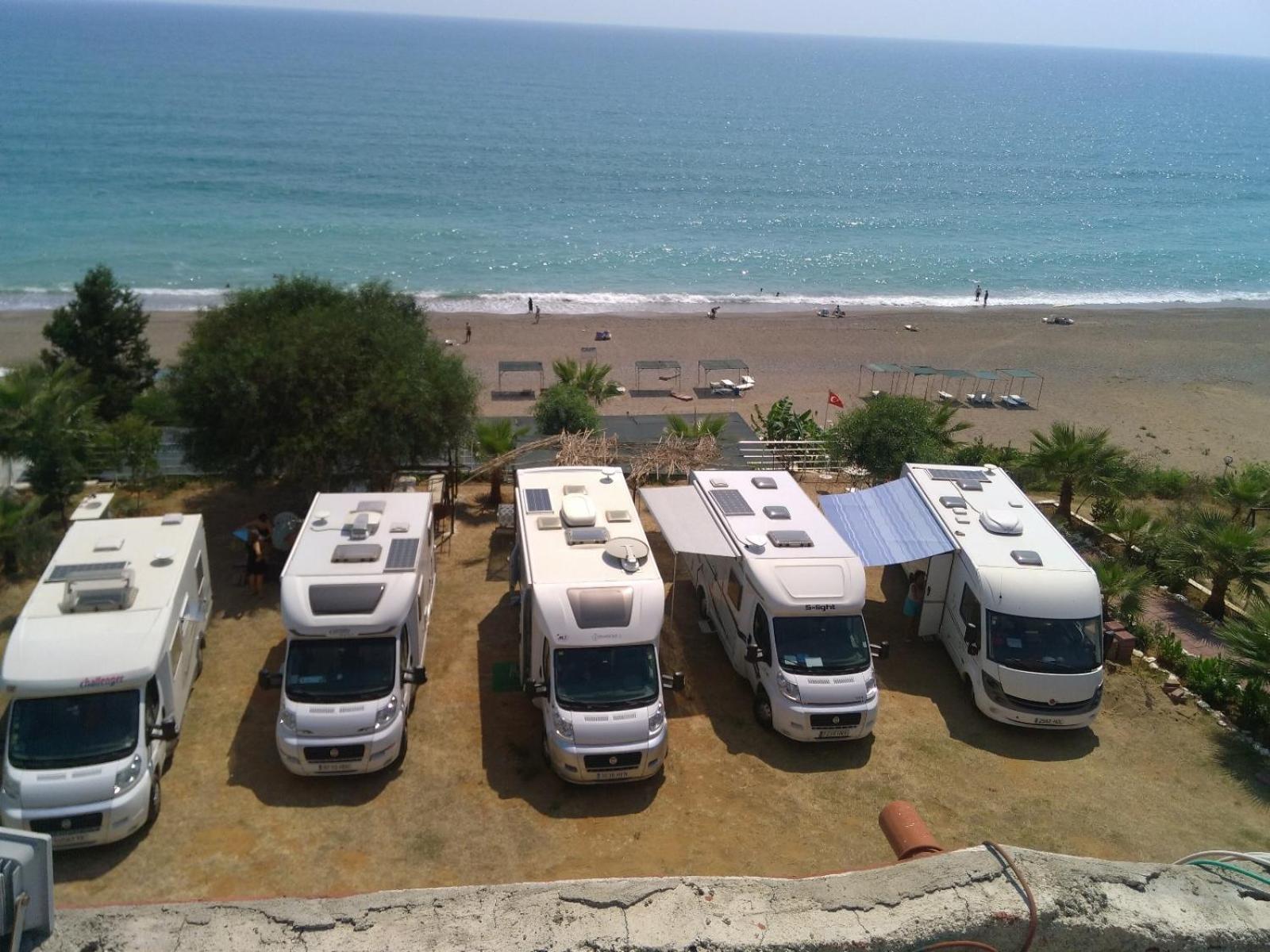 Mavi Cennet Camping Caravan Kızılot Esterno foto