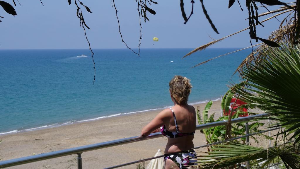 Mavi Cennet Camping Caravan Kızılot Esterno foto